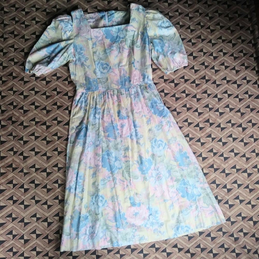 6 for $25 Vintage Kate Windsor Floral Dress Cotton
